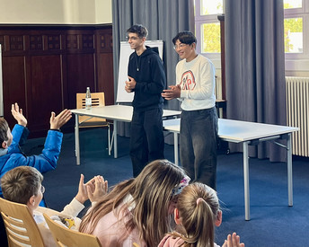 Auf diesem Bild sieht man die beiden neuen Schülersprecher der LGS.